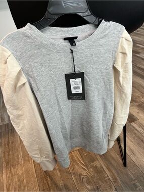 Who What Wear Gray & Cream Raglan Pullover Sweatshirt